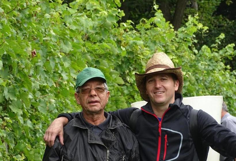 هتل Farm Stay Frank Ozmec Wine And Glamping Estate