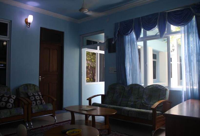 پانسیون Dharavandhoo Stay