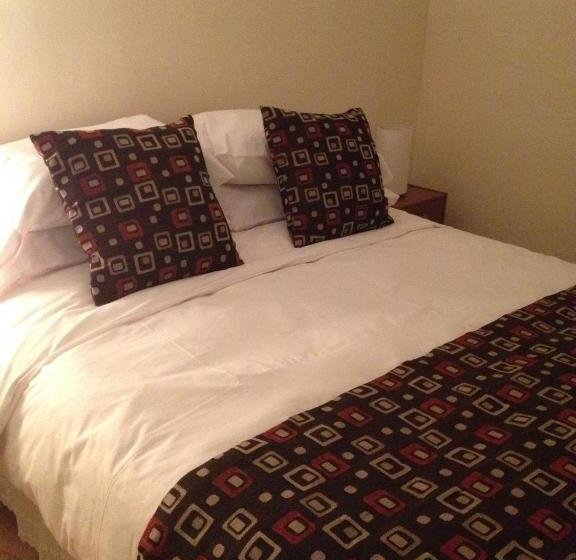 پانسیون Hostal Del Valle