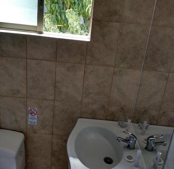 پانسیون Hostal Del Valle