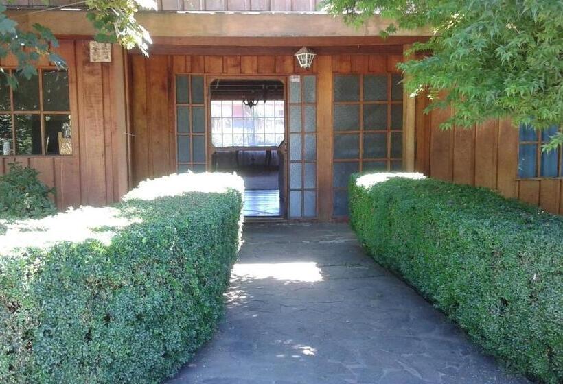 Pension Hostal Kutralwe