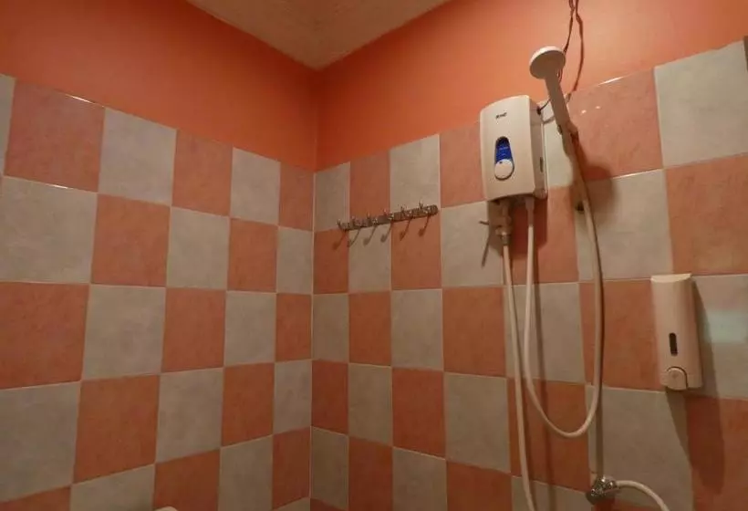 پانسیون Pich Guesthouse