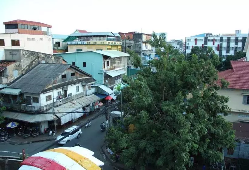 پانسیون Pich Guesthouse