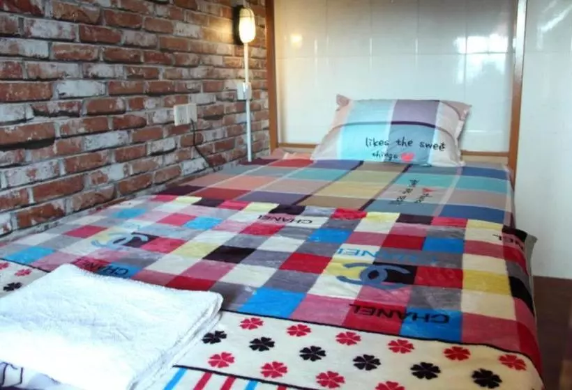 پانسیون Pich Guesthouse