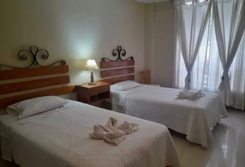 هاستل Hosteria Suiza