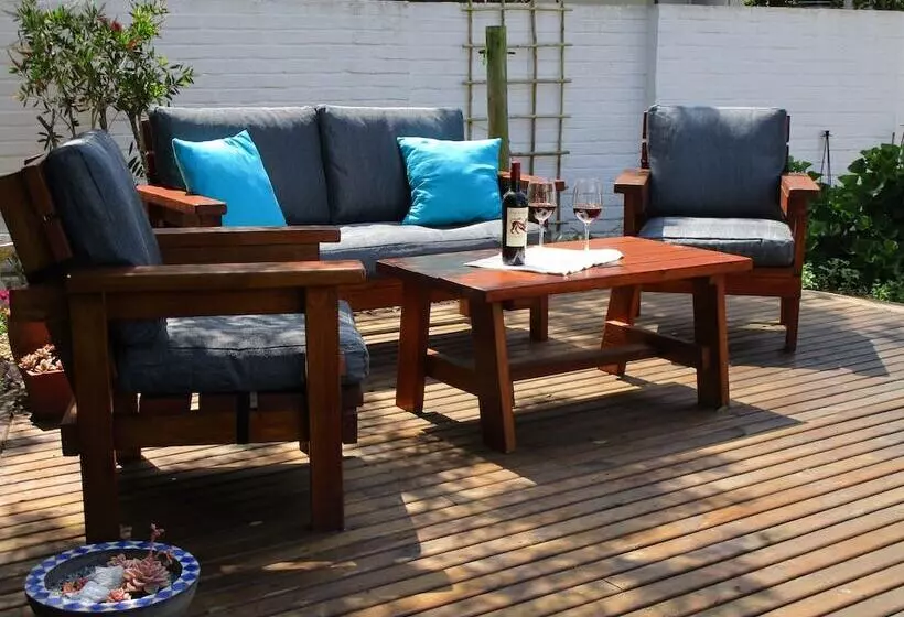 Majatalo Inn2wilderness Guesthouse