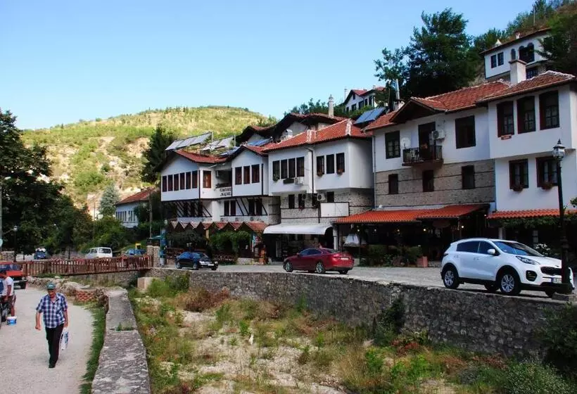 Majatalo Toni's Guest House