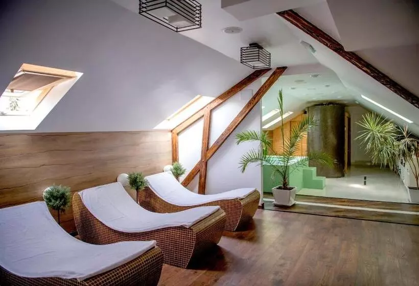 Pensiunea Un Baiat Si O Fata