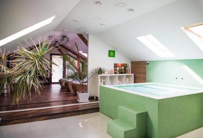 Pensiunea Un Baiat Si O Fata