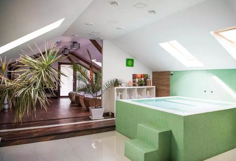 Pensiunea Un Baiat Si O Fata