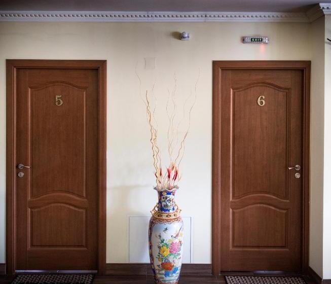 Pensiunea Un Baiat Si O Fata