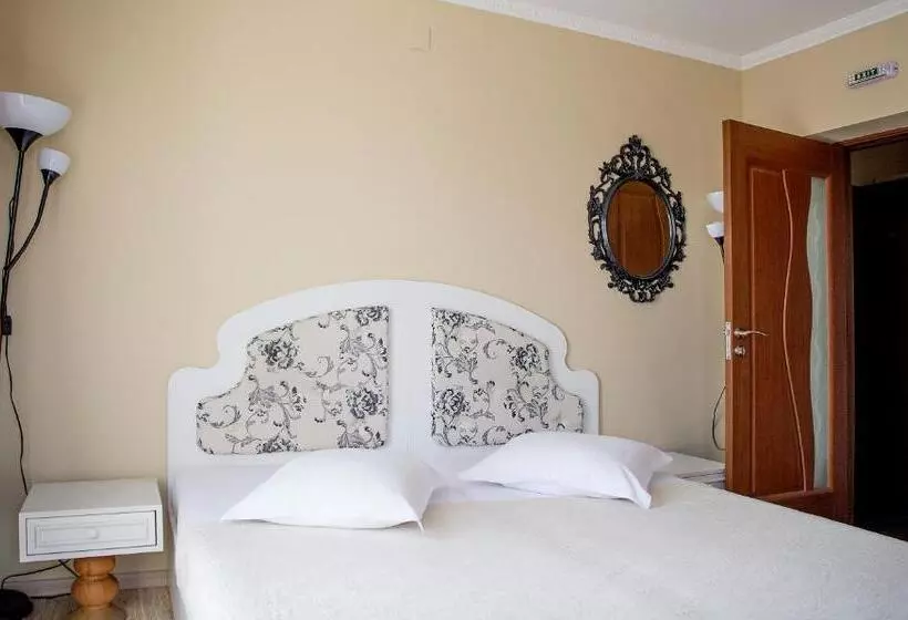 Pensiunea Un Baiat Si O Fata