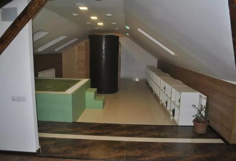 Pensiunea Un Baiat Si O Fata