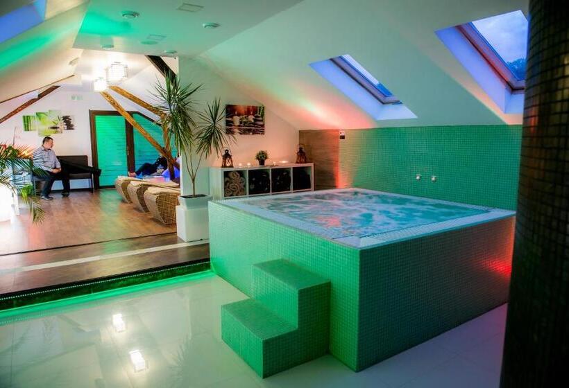 Pensiunea Un Baiat Si O Fata