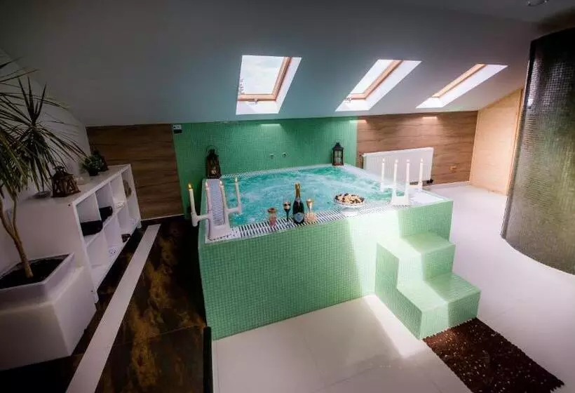 Pensiunea Un Baiat Si O Fata