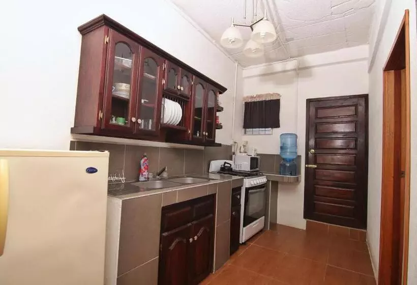 Retkeilymaja Rainforest Haven Inn