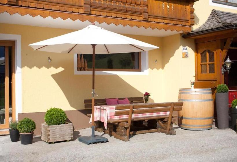 Hotel Feriengut Lackenhof