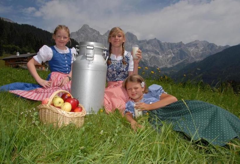 Hotel Feriengut Lackenhof