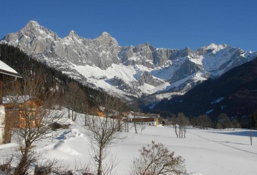 Hotel Feriengut Lackenhof