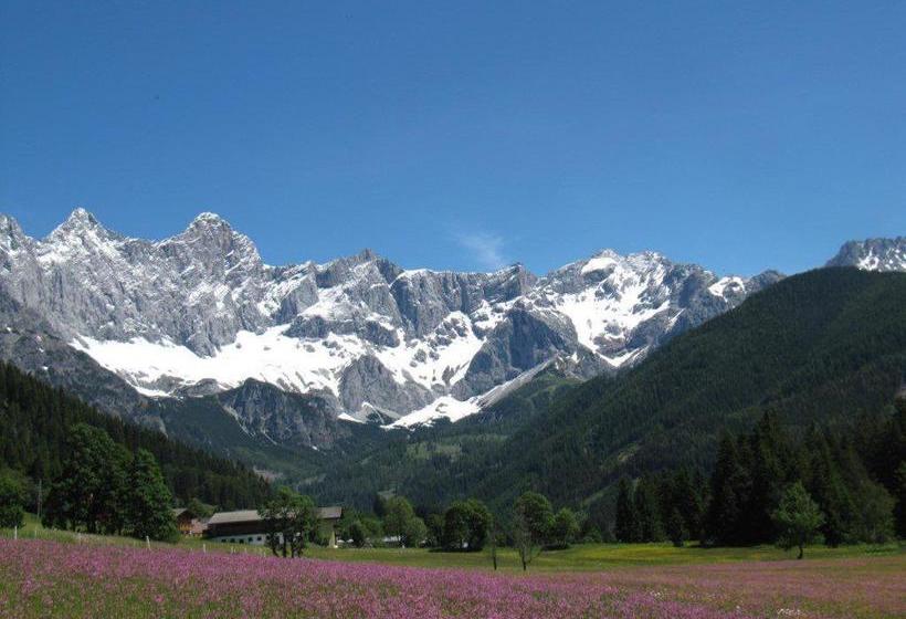 Hotel Feriengut Lackenhof