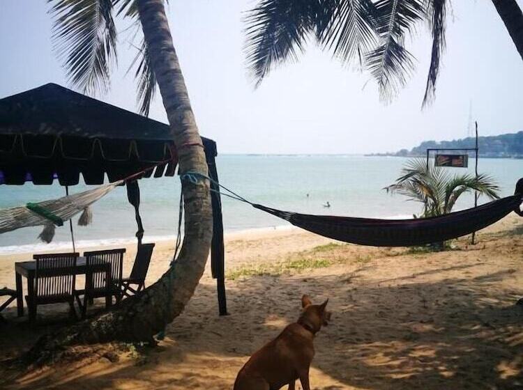 Отель Frangipani Beach Villa