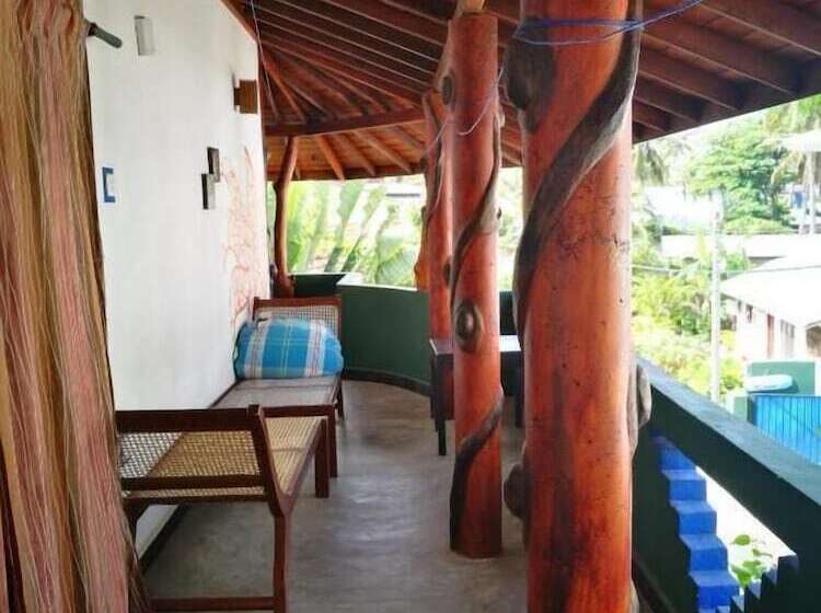 Отель Frangipani Beach Villa