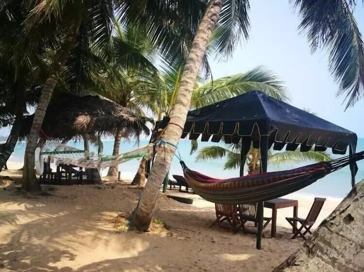 ホテル Frangipani Beach Villa