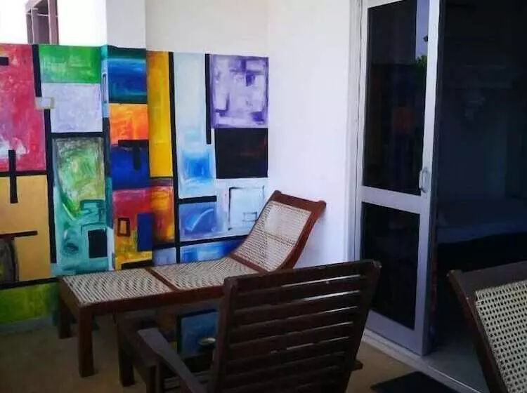 ホテル Frangipani Beach Villa