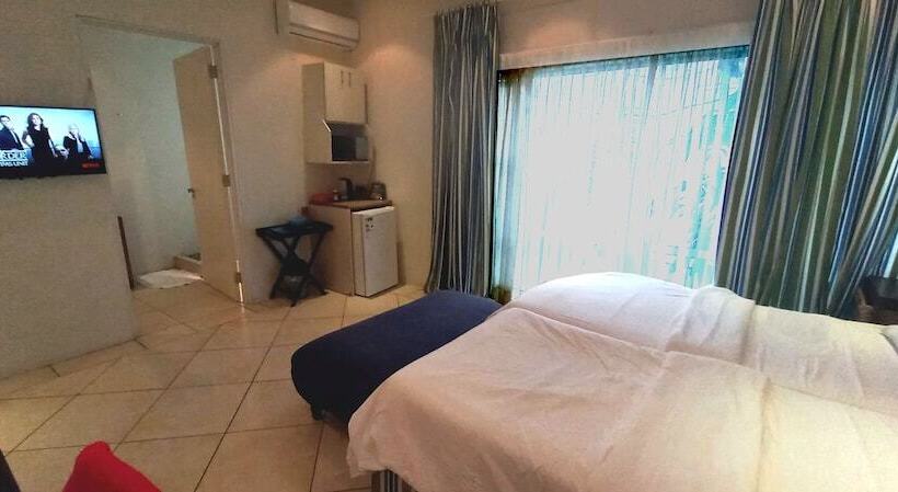 פנסיון Bentley On The Beach