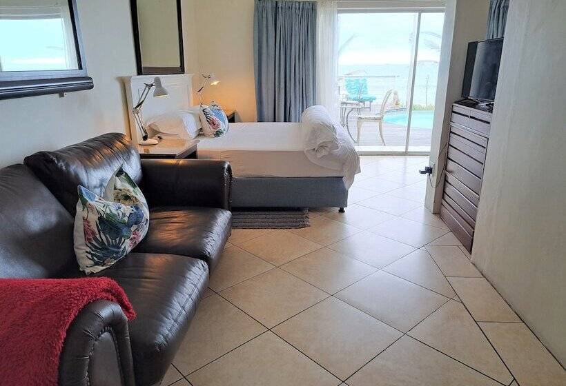 פנסיון Bentley On The Beach