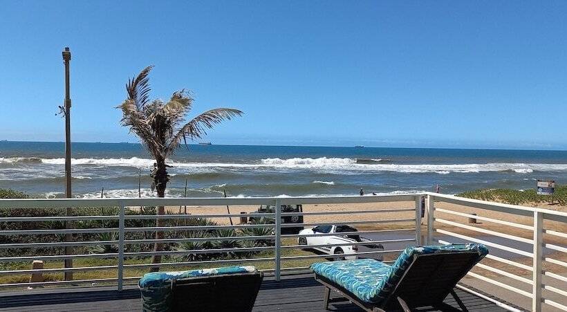 פנסיון Bentley On The Beach