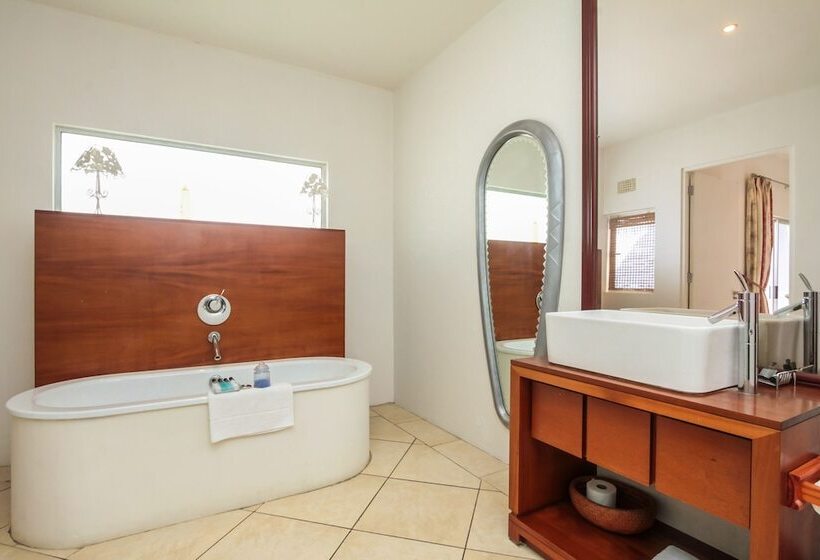 פנסיון Bentley On The Beach