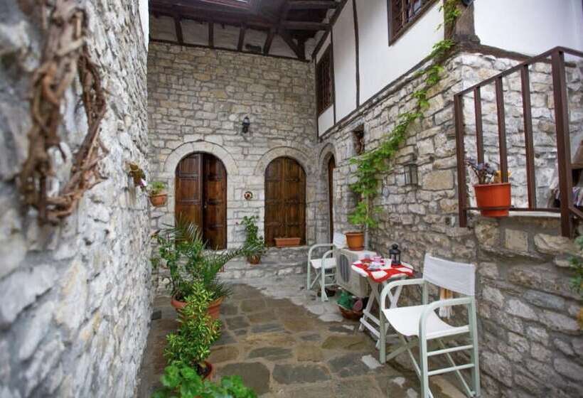 پانسیون Bujtina Kodiket Guesthouse