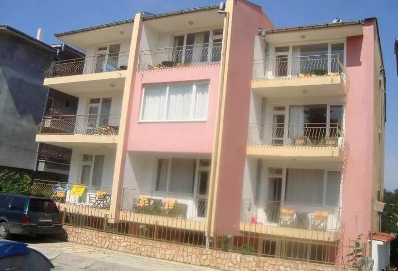 Majatalo Kazlarov Guest House