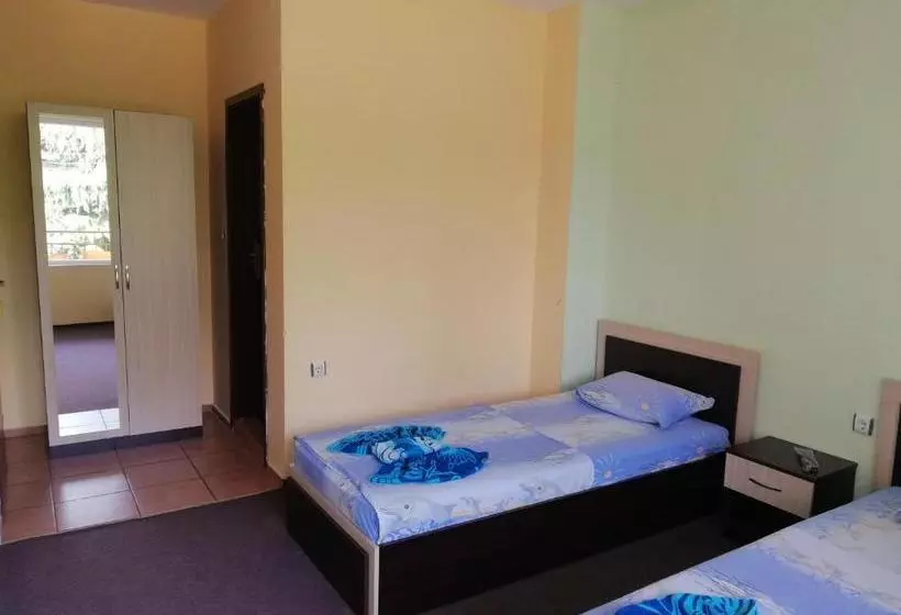 Majatalo Kazlarov Guest House