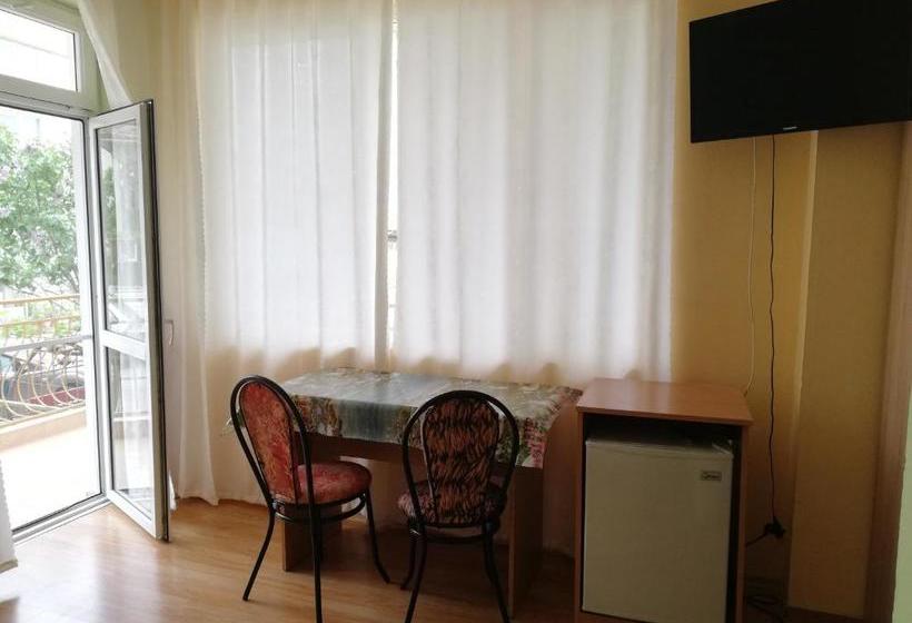 펜션 Kazlarov Guest House