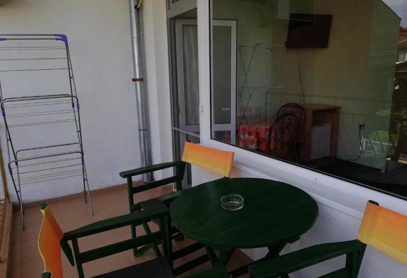 펜션 Kazlarov Guest House