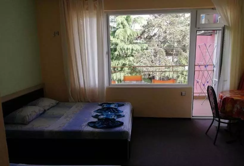 Majatalo Kazlarov Guest House