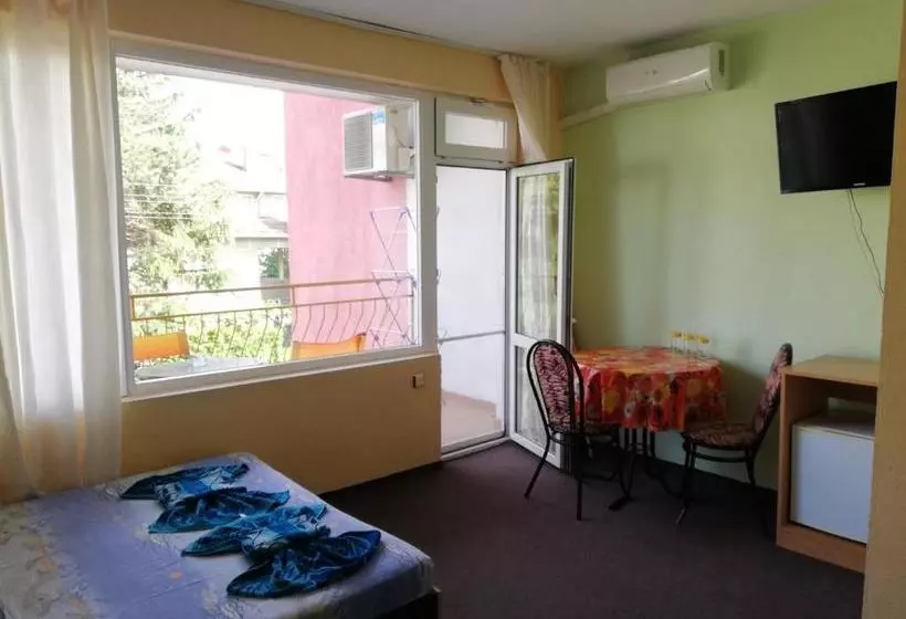 Majatalo Kazlarov Guest House