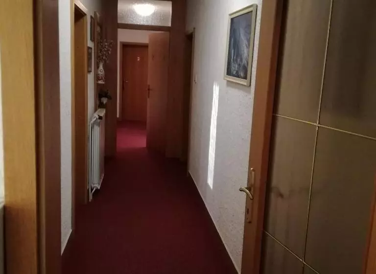 پانسیون Rooms Kapelj