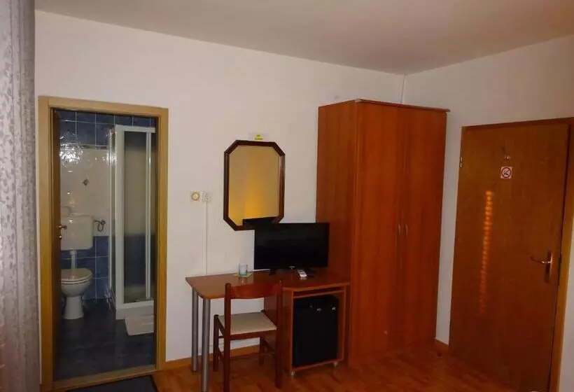 پانسیون Rooms Kapelj