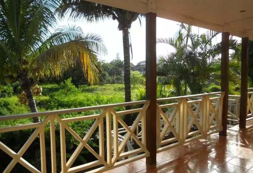 پانسیون Villa Flukers   Economic Rooms