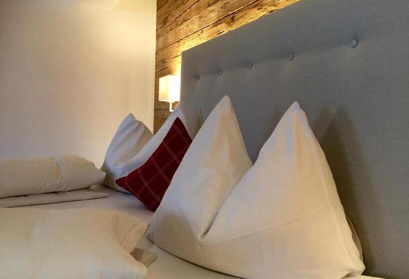 ユースホステル Gasthof Herrnhaus