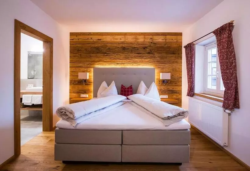 Retkeilymaja Gasthof Herrnhaus