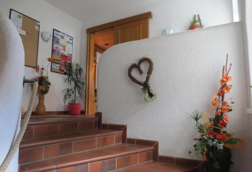 膳宿费 Alpenhäusl