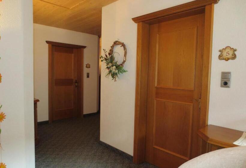 膳宿费 Alpenhäusl