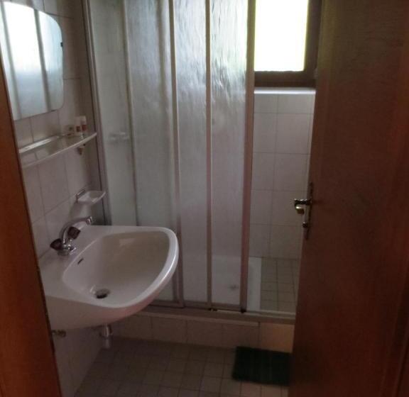 膳宿费 Alpenhäusl