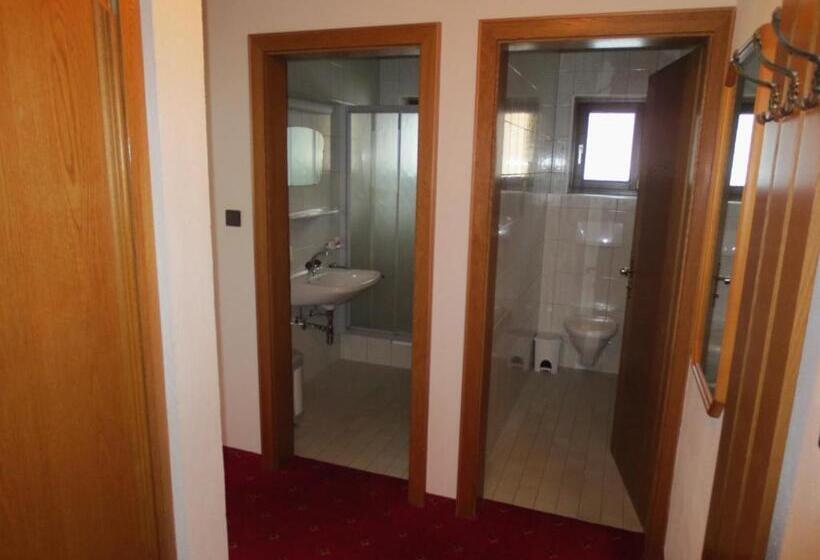 膳宿费 Alpenhäusl