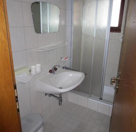 膳宿费 Alpenhäusl