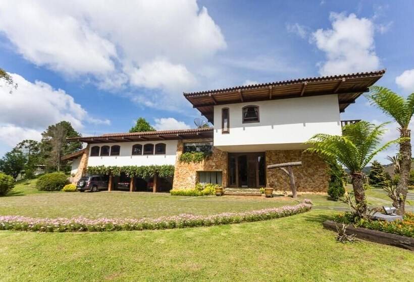 پانسیون Mansão Nacional Inn